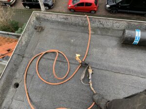 Vernieuwen dakbedekking-bitumen dakkapel 2